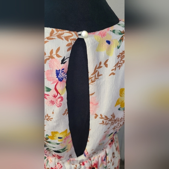 Gianni Bini floral Multi color all in one shorts - Picture 5 of 9